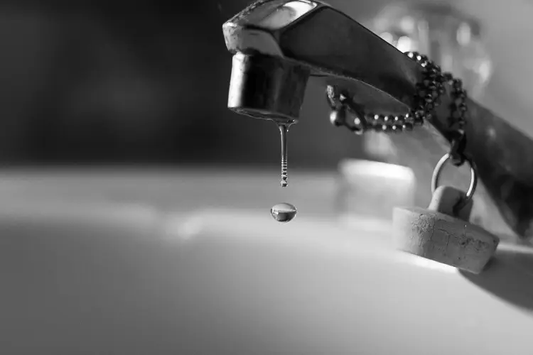 Faucet Slow Motion Drip